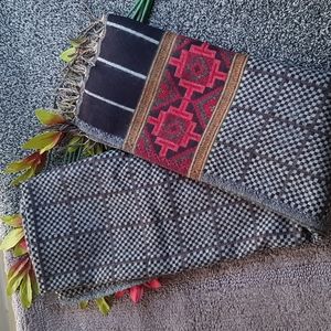Checked Woolen shawl New